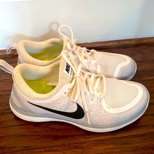 Nike Running natural white tennis shoes size 8